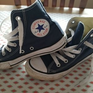 Youth converse 13.5 navy blue white sneakers.